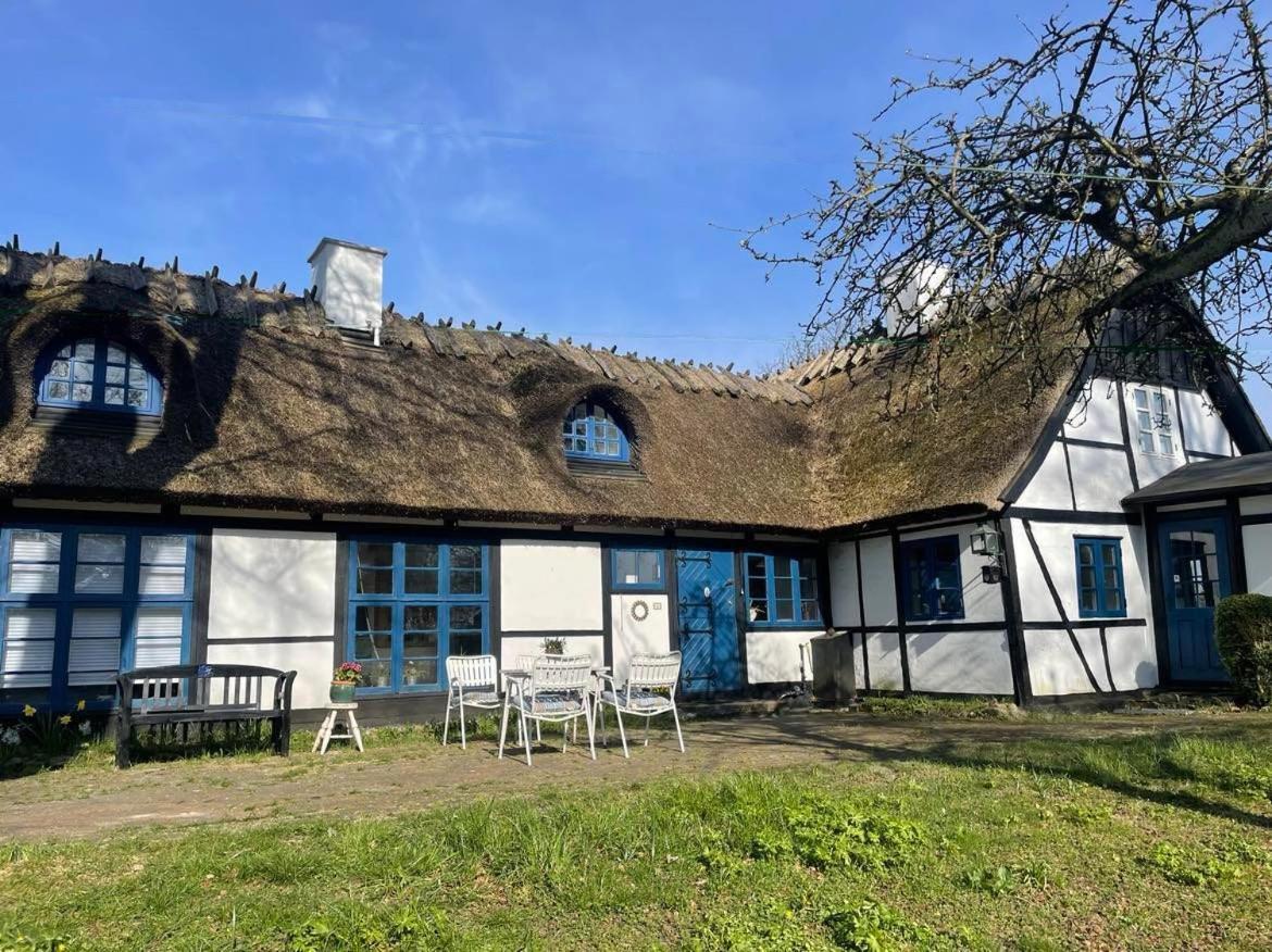 Vaerelser I Historisk Hus Med Sjael Og Atmosfaere 헬싱 외부 사진