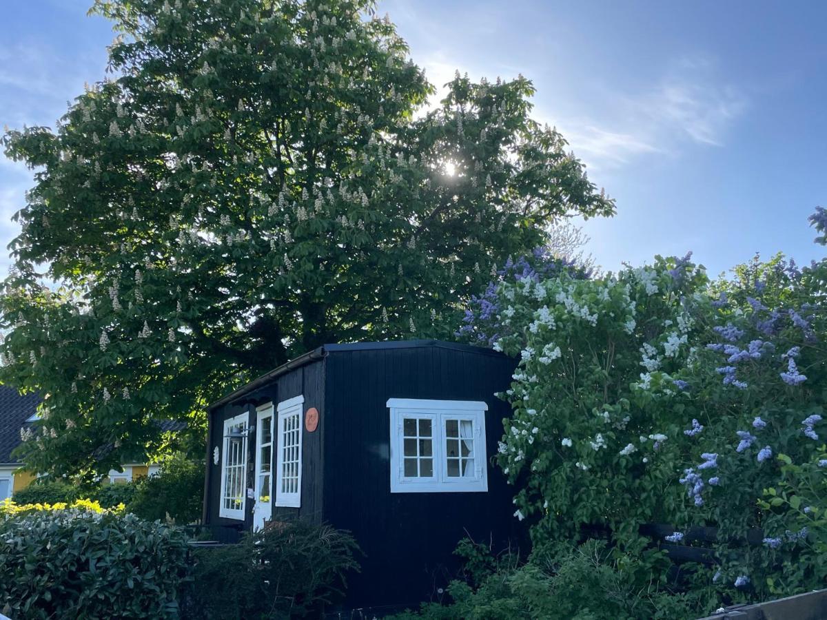 Vaerelser I Historisk Hus Med Sjael Og Atmosfaere 헬싱 외부 사진